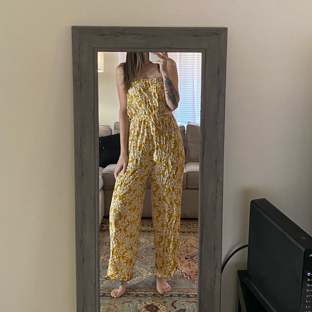 Yellow floral romper. SHEIN